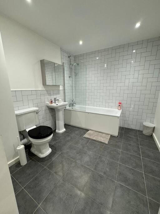 Comfy Flat For 6 In City Center Gs306 Sheffield Buitenkant foto